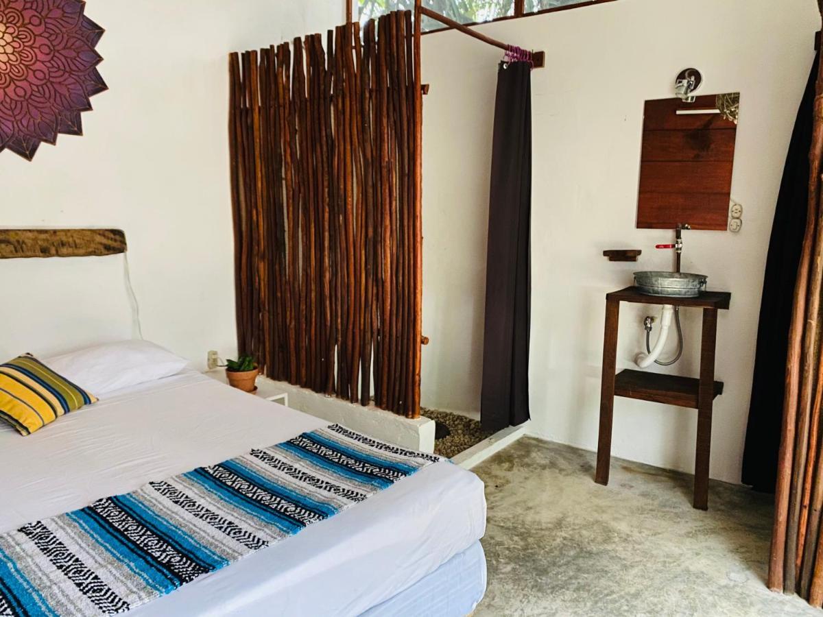 El Buho Bacalar Eco-Cabanas Hostal Exteriör bild